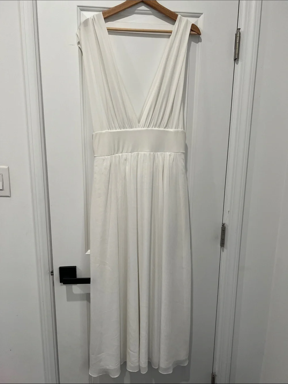 White House Black Market‎ White Wedding V-Neck Dress Size 10